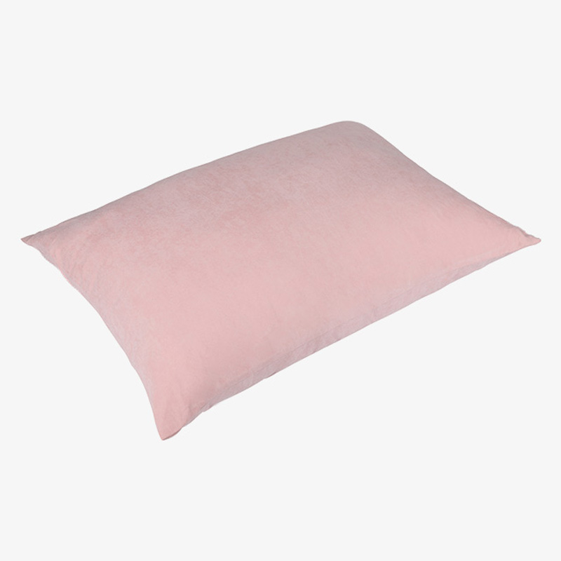Pillow leaba bándearg poileistir níolóin, piliúir bhoga clúmhach le snáithín poileistir don bhaile